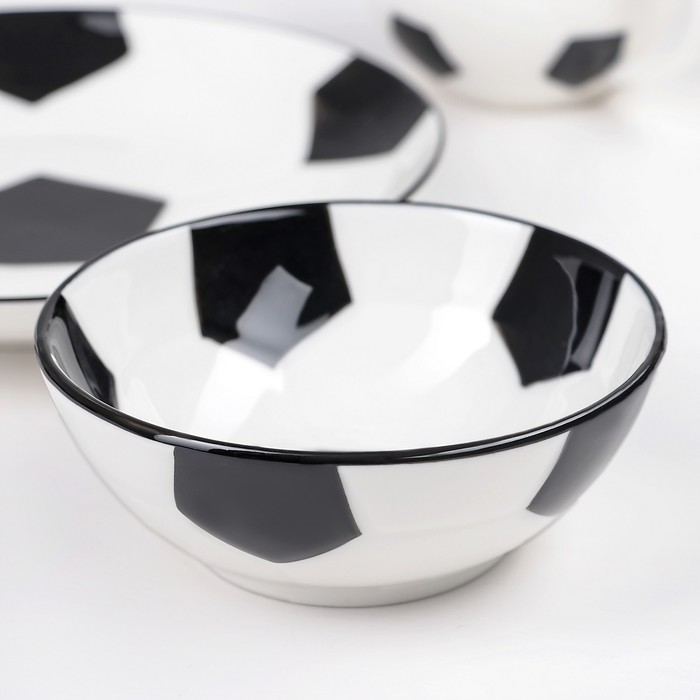 Набор детский посуды "Футбольный мяч", 4 предмета: тарелка 20 см, миска 13 см, чашка 180 мл, ложка 