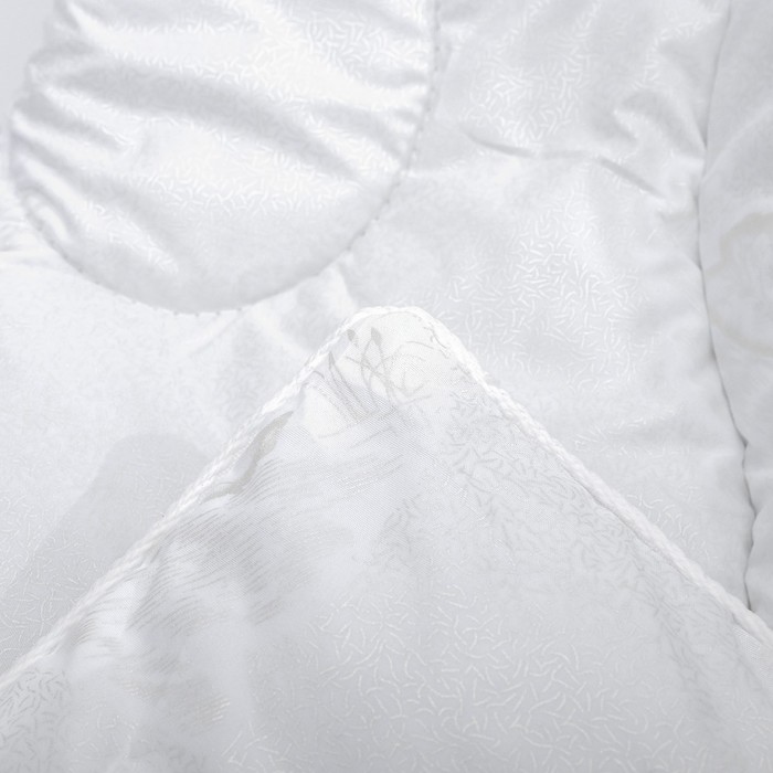 Одеяло зимнее 140х205 см, иск. лебяжий пух, ткань глосс-сатин, п/э 100% 