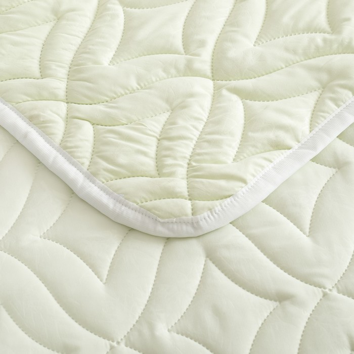 Одеяло Праздничное 220х205 см, полиэфирное волокно 200гр/м, микрофибра, пэ 100% 