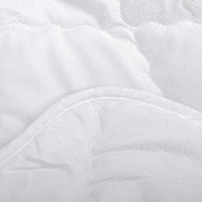 Одеяло стандартное 172х205 см, иск. лебяжий пух, ткань глосс-сатин, п/э 100% 