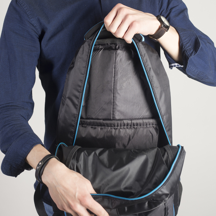 Рюкзак молодёжный, 2 отдела на молниях, наружный карман, 2 боковые сетки, усиленная спинка, цвет чёрный/синий 