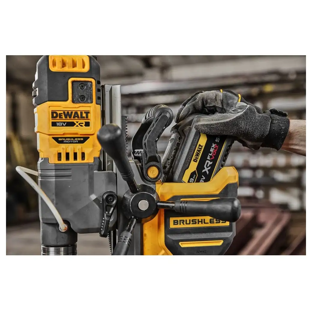 Аккумулятор DeWALT FLEXVOLT 18/54V 3/9Ah DCB184G-XJ  - фото 3