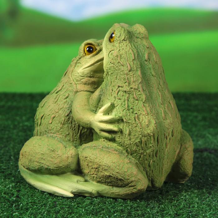 Садовая фигура "Две лягушки" 