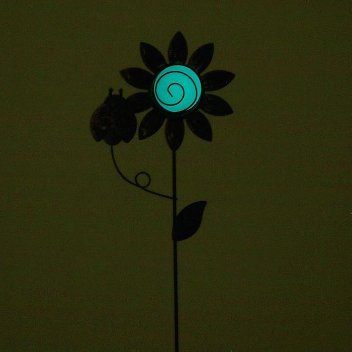 Декоративный штекер "Цветок" светящийся в темноте 