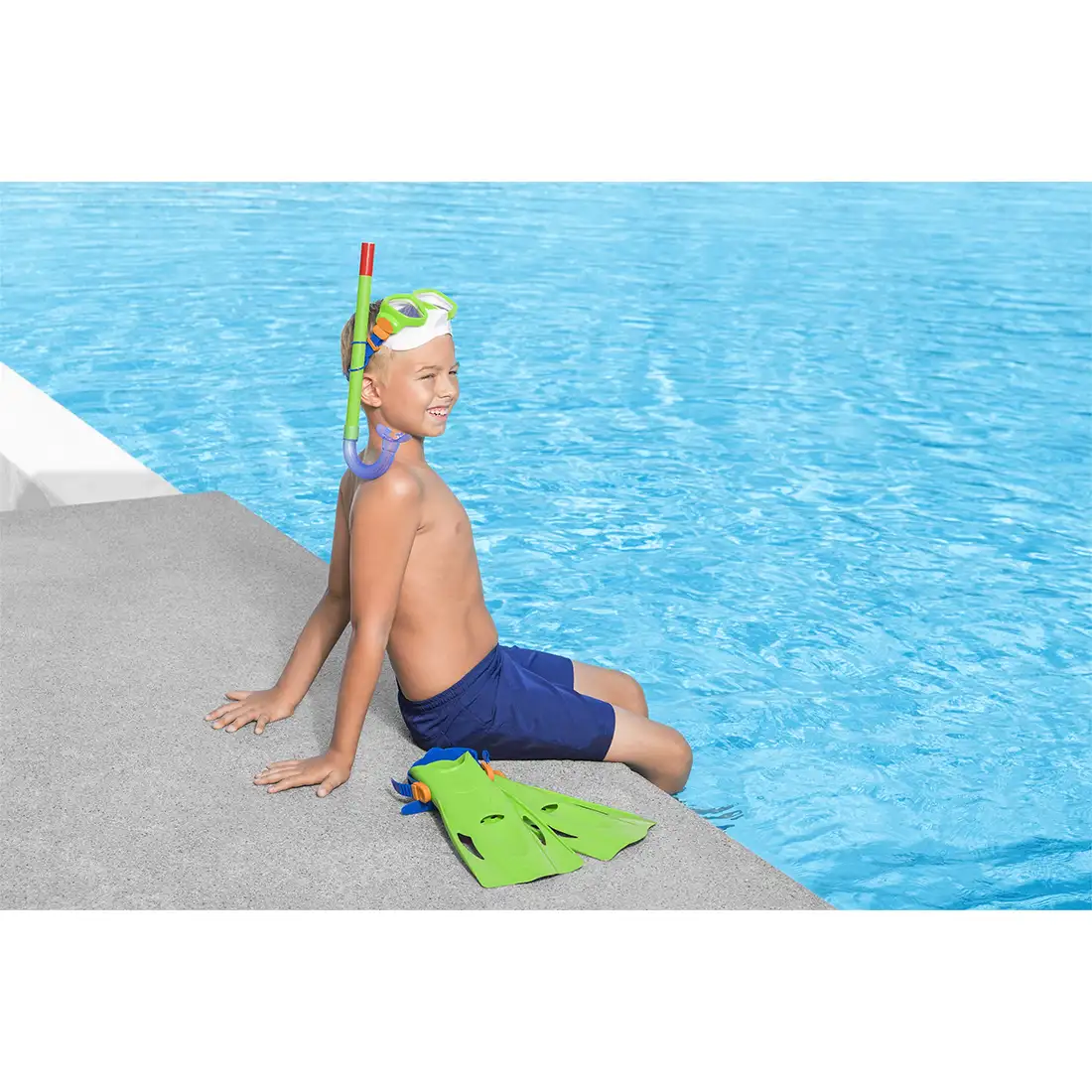 Набор для плавания Bestway 25019 в упаковке: маска, трубка, ласты 25019