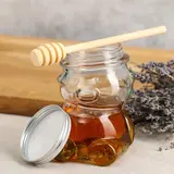 Сүйікті әжеге арналған қасық пен бал құмырасы 