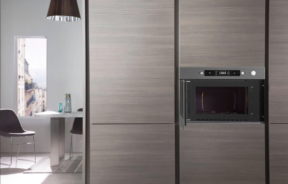 Встраиваемая микроволновая печь Whirlpool AMW 730/WH - фото 10