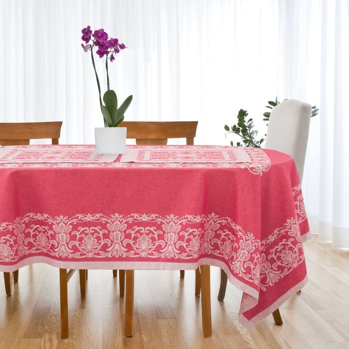 Столовый набор "Этель" (скатерть 150х200 см, салфетки 45х45 см - 6 шт.) цвет бордо, хл. с ВМГО 