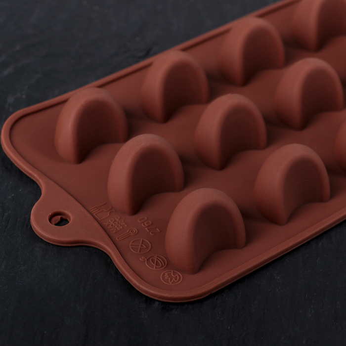 Форма для льда и шоколада 21,5 х 10,4 см "Полумесяц", 15 ячеек, цвет шоколадный 