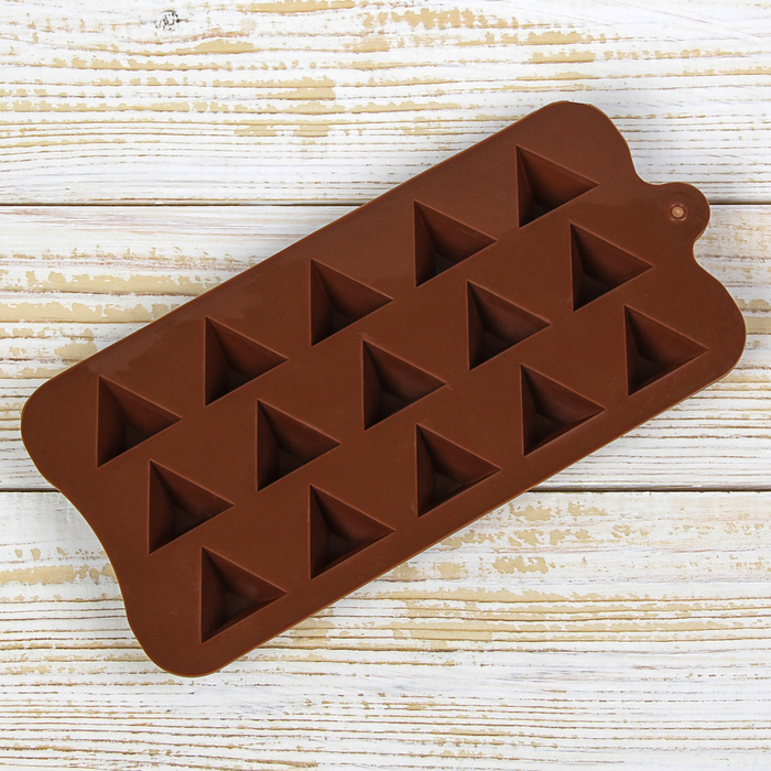 Форма для льда и шоколада 21 х 10,5 см "Треугольнички", 15 ячеек, цвет шоколадный 