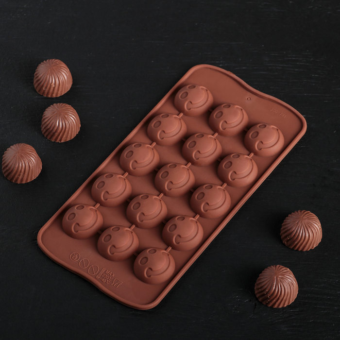 Форма для льда и шоколада "Шарик смайл", 15 ячеек, цвет шоколадный 