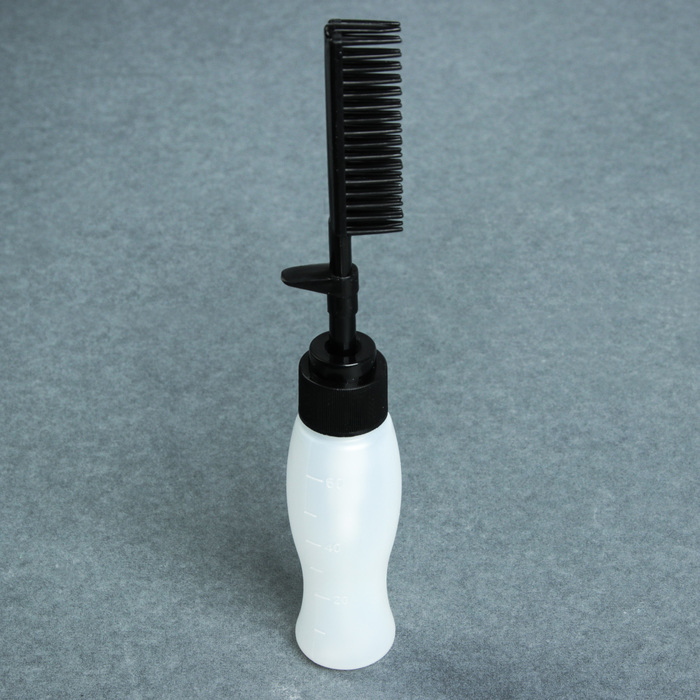 Расчёска-дозатор для окрашивания волос, 50 мл, цвет чёрный/белый 