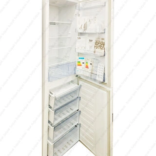 Beko тоңазытқышы RCNK335K00W