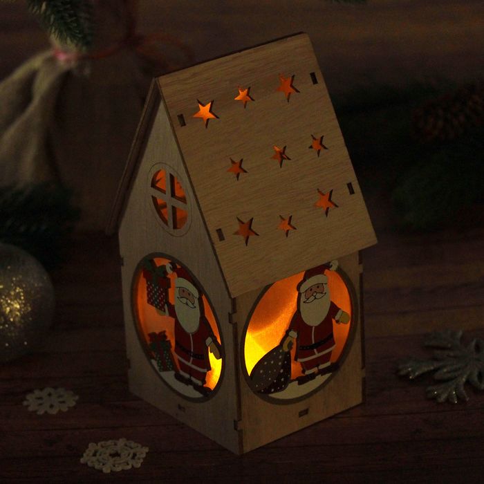Декор с подсветкой "Домик с подарочком" 