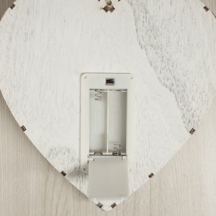 Фигура деревянная "Сердце Сани с Оленями", 19х19х3.5 см, 2*AA (не в компл.) 5 LED, белое 