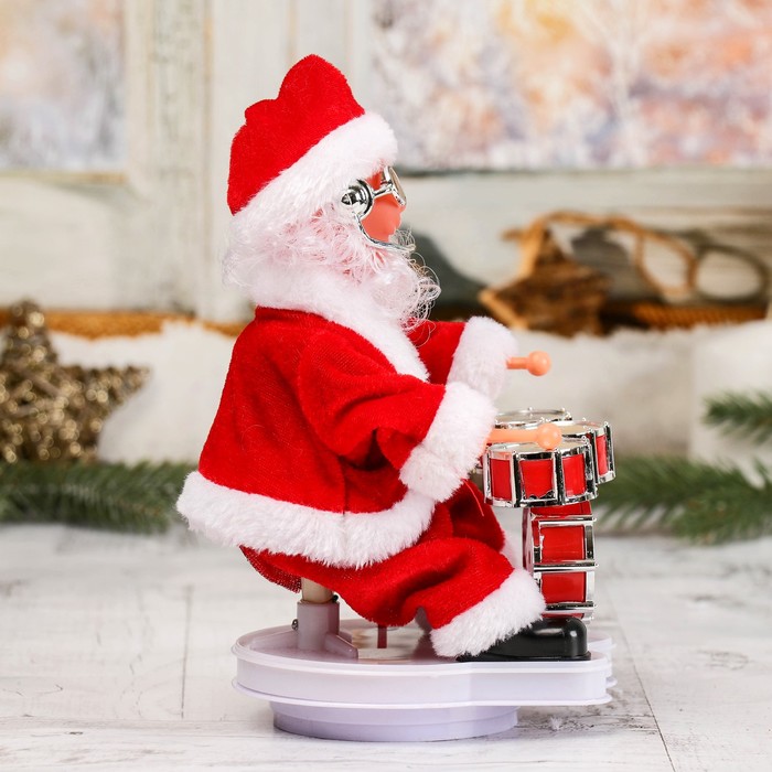 Дед Мороз, за барабанной установкой, подсветка, двигается, английская мелодия 