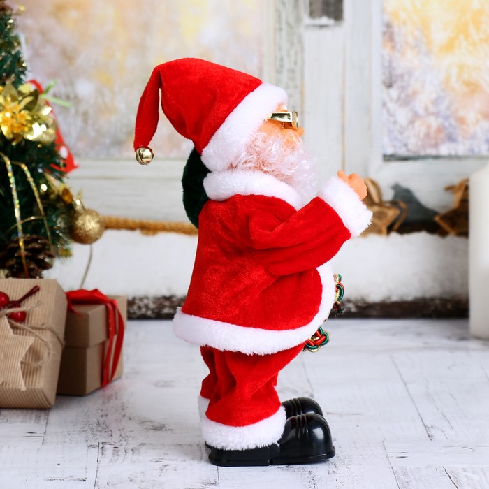 Дед Мороз, в очках, с подарками, английская мелодия 