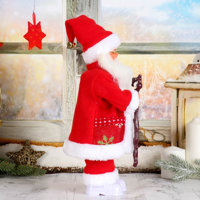 Дед Мороз, в очках, в валенках и красной шубке, без музыки, двигается, с подсветкой 