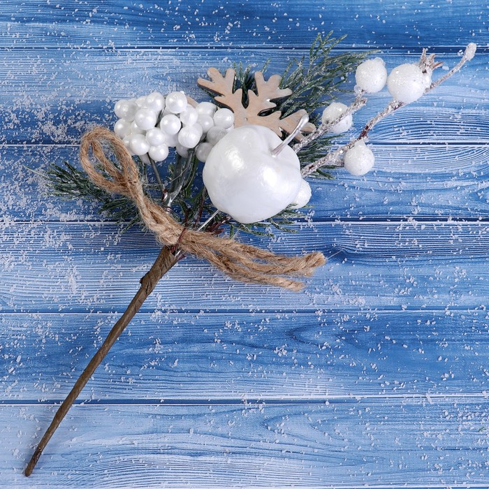 Декор "Зимнее сияние" 21 см снежинка ягоды хвоя 