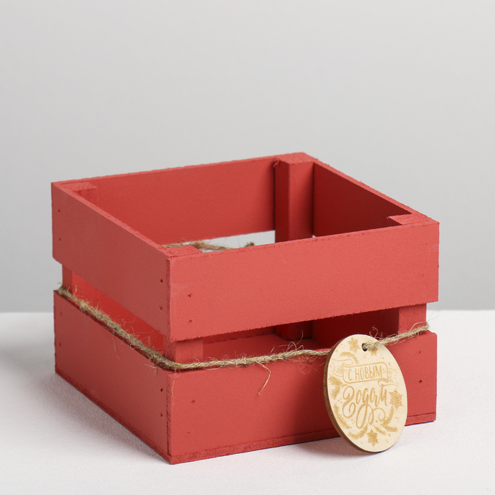 Деревянный ящик реечный «С Новым годом», 13 × 13 × 9 см, с шильдиком на бечёвке 