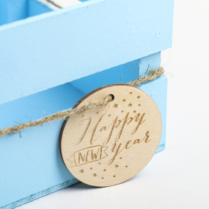 Деревянный ящик реечный Happy New Year, 13 × 13 × 9 см, с шильдиком на бечёвке 