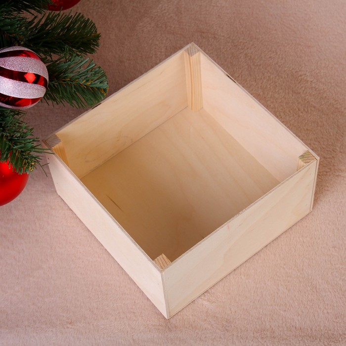 Коробка подарочная "Новогодняя, с пряниками", натуральная, 20×20×10 см 