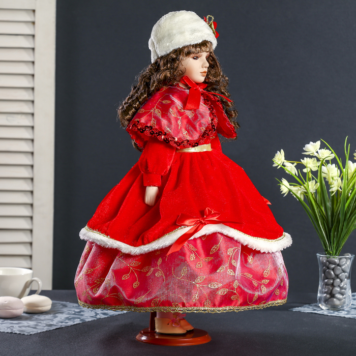 Кукла коллекционная керамика "Принцесса в красном зимнем наряде в белой шапке" 45 см 