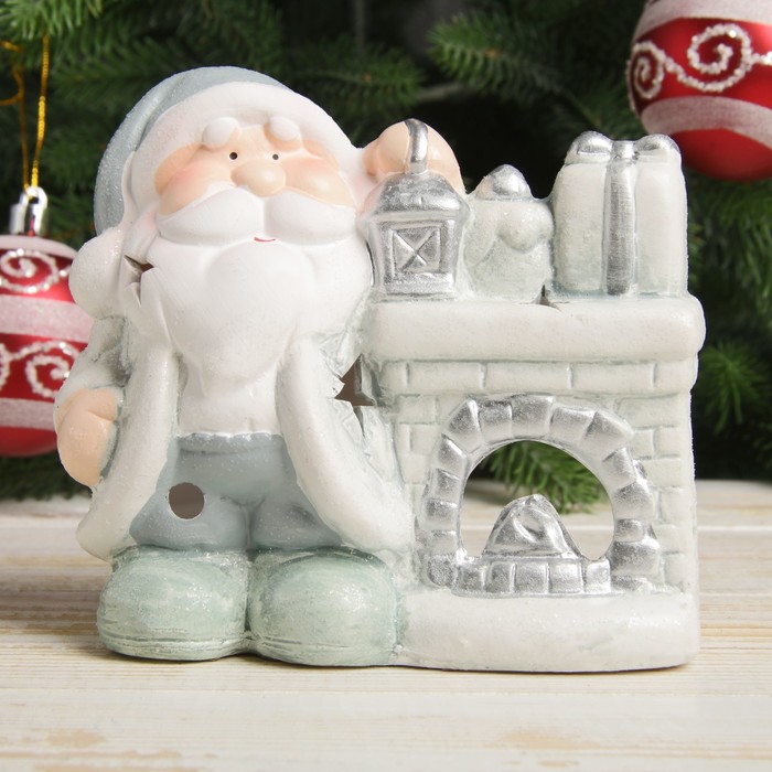 Подсвечник керамика "Дедушка Мороз с фонариком у камина" серебро 10,5х11,5х6,5 см 