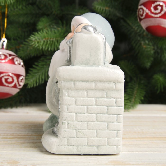Подсвечник керамика "Дедушка Мороз с фонариком у камина" серебро 10,5х11,5х6,5 см 