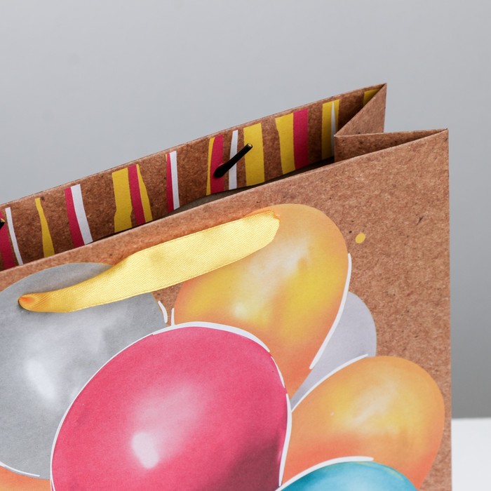 Пакет крафтовый вертикальный «Весёлый праздник», ML 23 × 27 × 11.5 см 
