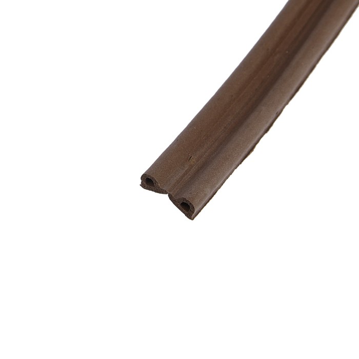 Уплотнитель резиновый TUNDRA krep, профиль Р, размер 5.5 х 9 мм, коричневый, в упаковке 10 м 