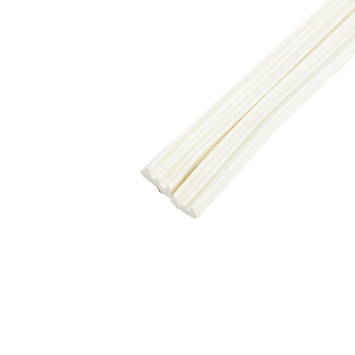Уплотнитель резиновый TUNDRA krep, профиль Е, размер 4 х 9 мм, белый, в упаковке 10 м 