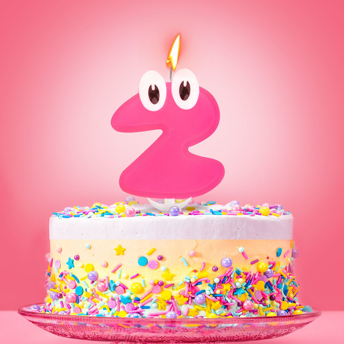 Свеча в торт цифра 2 "С днем рождения, малышка" 