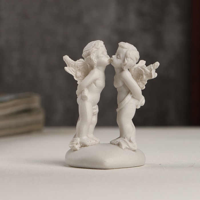 Сувенир полистоун "Белоснежные ангелы - первый поцелуй" 6,2х4х3,6 см 