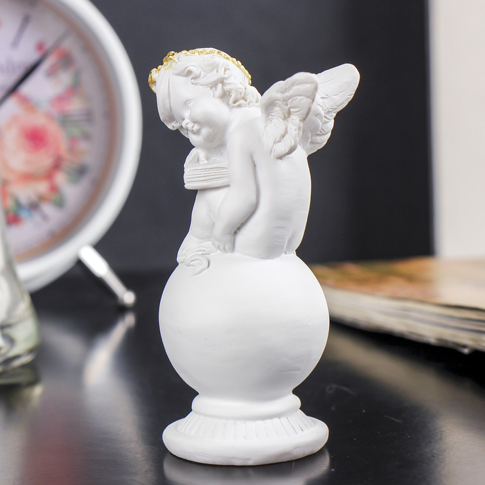 Сувенир полистоун "Белый ангел с золотым ободком на шаре" МИКС 10х5х4 см 
