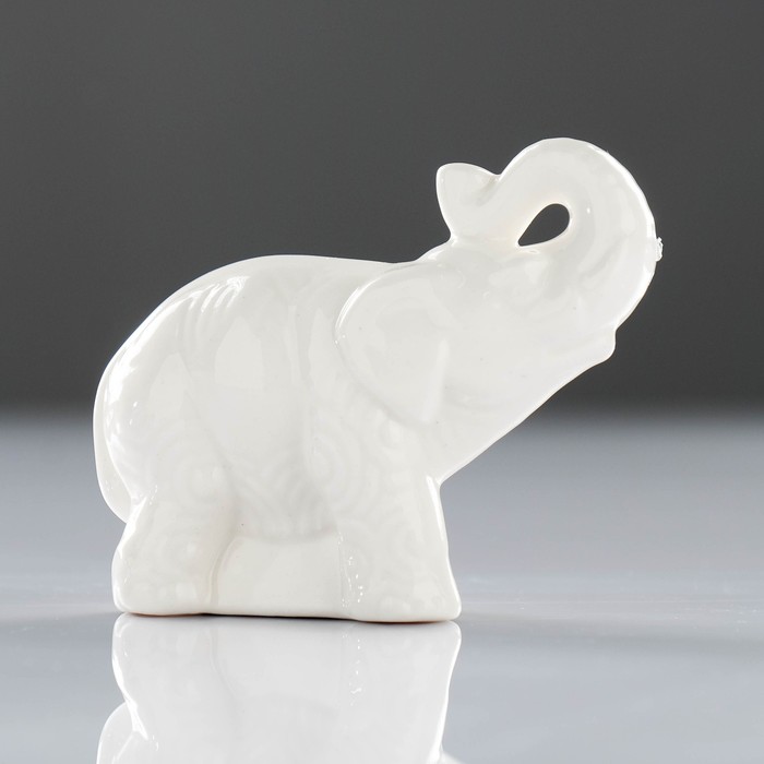 Статуэтка фарфоровая "Индийский слон.Белый", 10х4х8 см 
