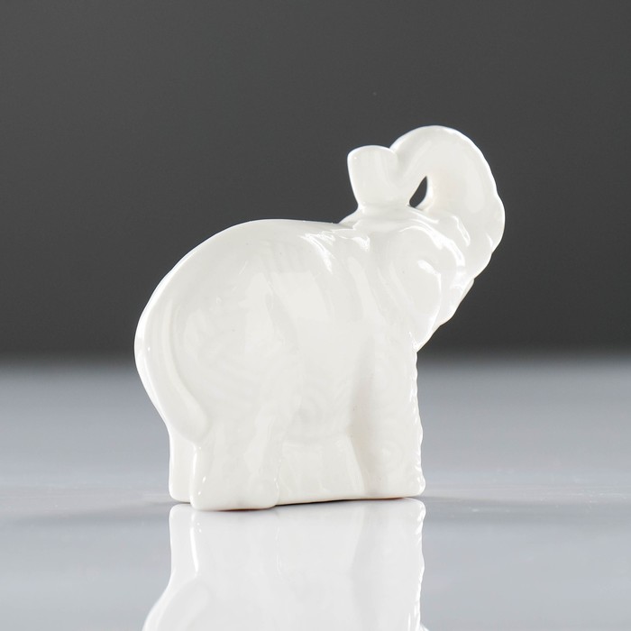 Статуэтка фарфоровая "Индийский слон.Белый", 10х4х8 см 