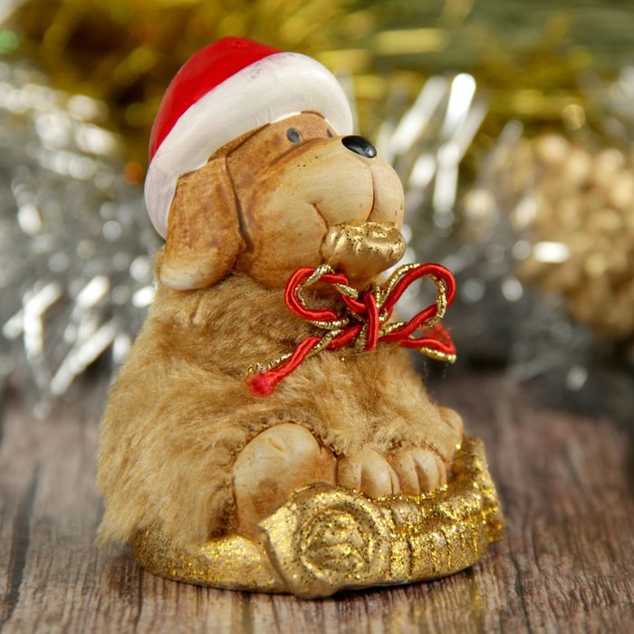 Сувенир керамика "Собачка в колпаке на золотой подушке" 8,5х7х5 см 
