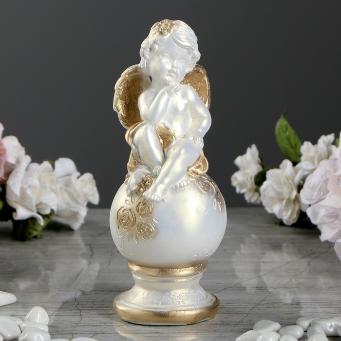Статуэтка "Ангел на шаре девочка" перламутровая, с золотом 