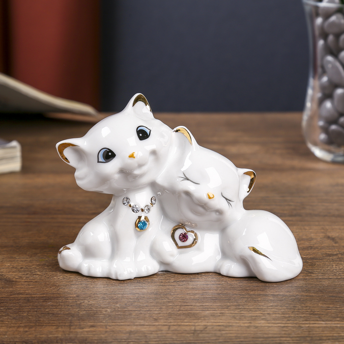Сувенир "Котики-милашки" белый со стразами 7,7х10,8х4,3 см 