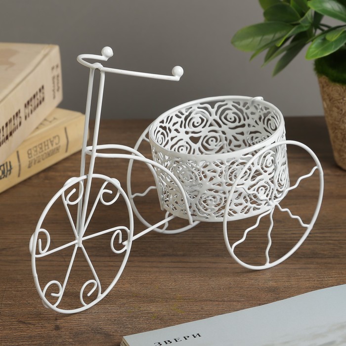 Сувенир металл "Велосипед трёхколёсный ажурные цветы" белый 15х20х8 см 