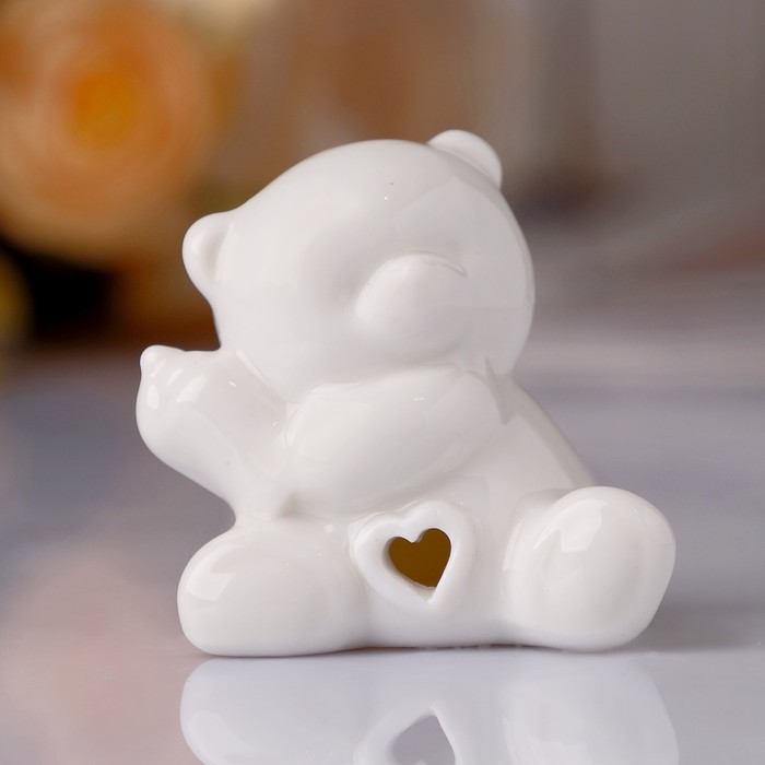 Сувенир "Белый медвежонок с бутылочкой" 5,5х5,5х4,5 см 