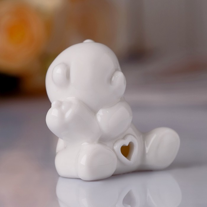 Сувенир "Белый медвежонок с бутылочкой" 5,5х5,5х4,5 см 