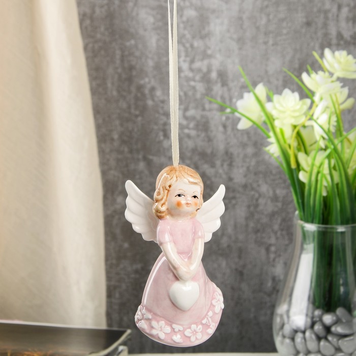 Сувенир керамика подвеска "Ангел-девочка в розовом платье, с сердцем в руках" 10,4х4,5х6 см 