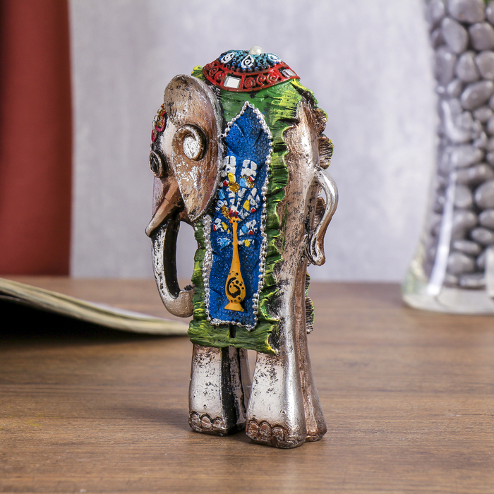 Сувенир полистоун "Слон с павлином на попоне" 15х9х4,7 см 