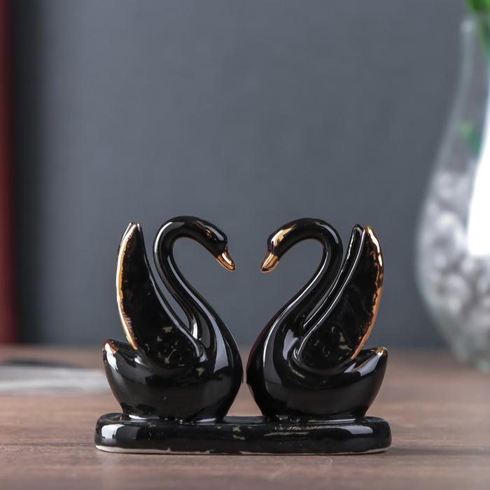 Сувенир керамика "Танцы лебедей" чёрный с золотом 8х6,5х3 см 