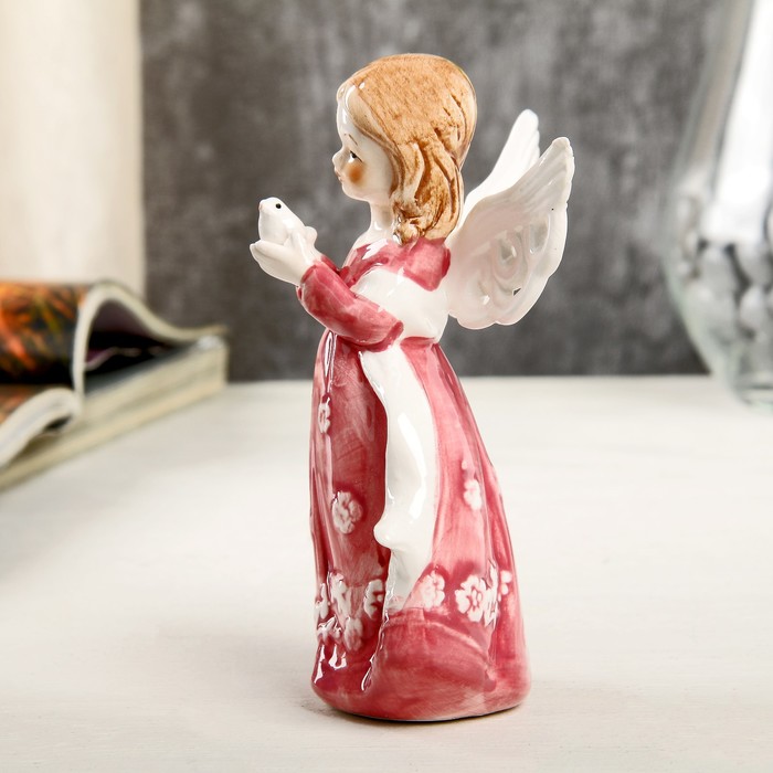 Сувенир керамика "Ангел-девочка в коралловом платье с накидкой, с голубем" 12,4х6х7,7 см 