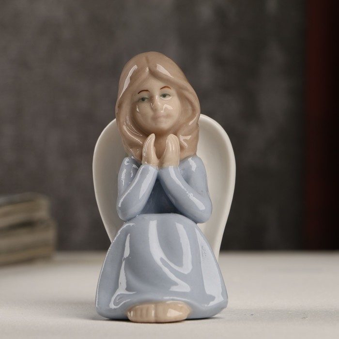 Сувенир керамика "Девушка-ангел в голубом платье призадумалась" 8х5х5,5 см 
