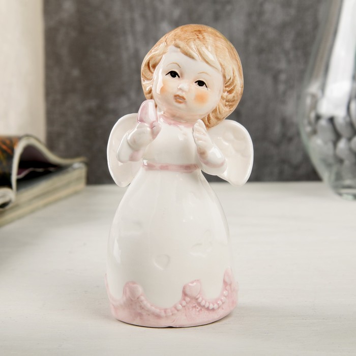 Сувенир керамика "Ангел-малыш в платье с розовыми оборками, с голубем" 10,6х5,6х6,4 см 