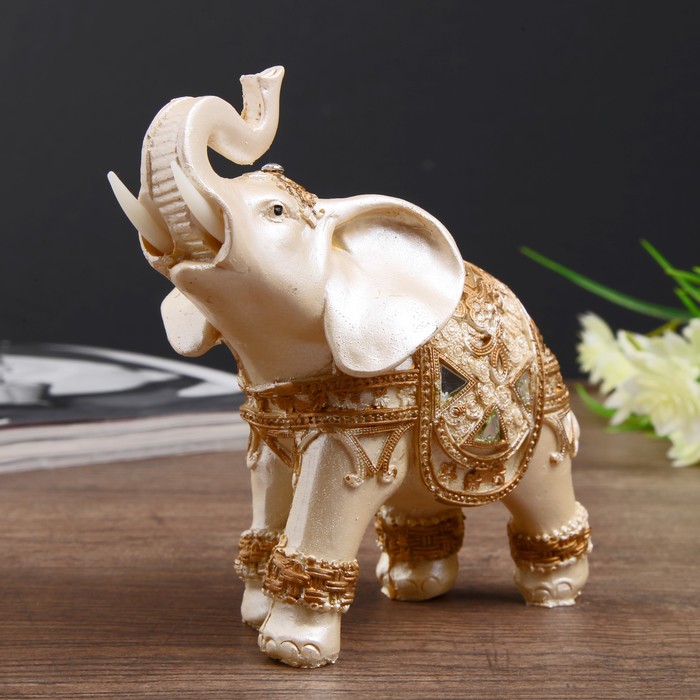 Сувенир полистоун "Белый слон в попоне с золотыми узорами" 12,2х13х6,5 см 
